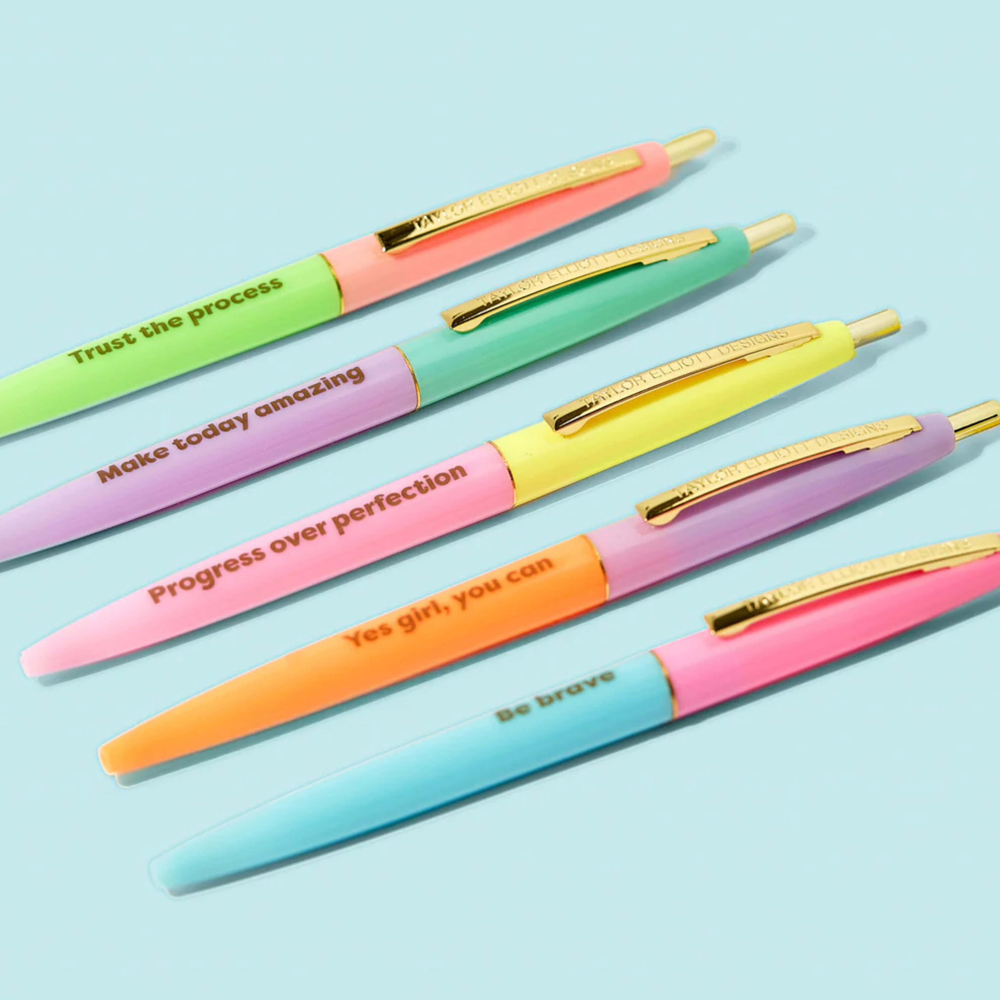 Set of 5 colorful ballpoint pens with motivational sayings and gold foil details in yellow gift box – Funky Confetti
