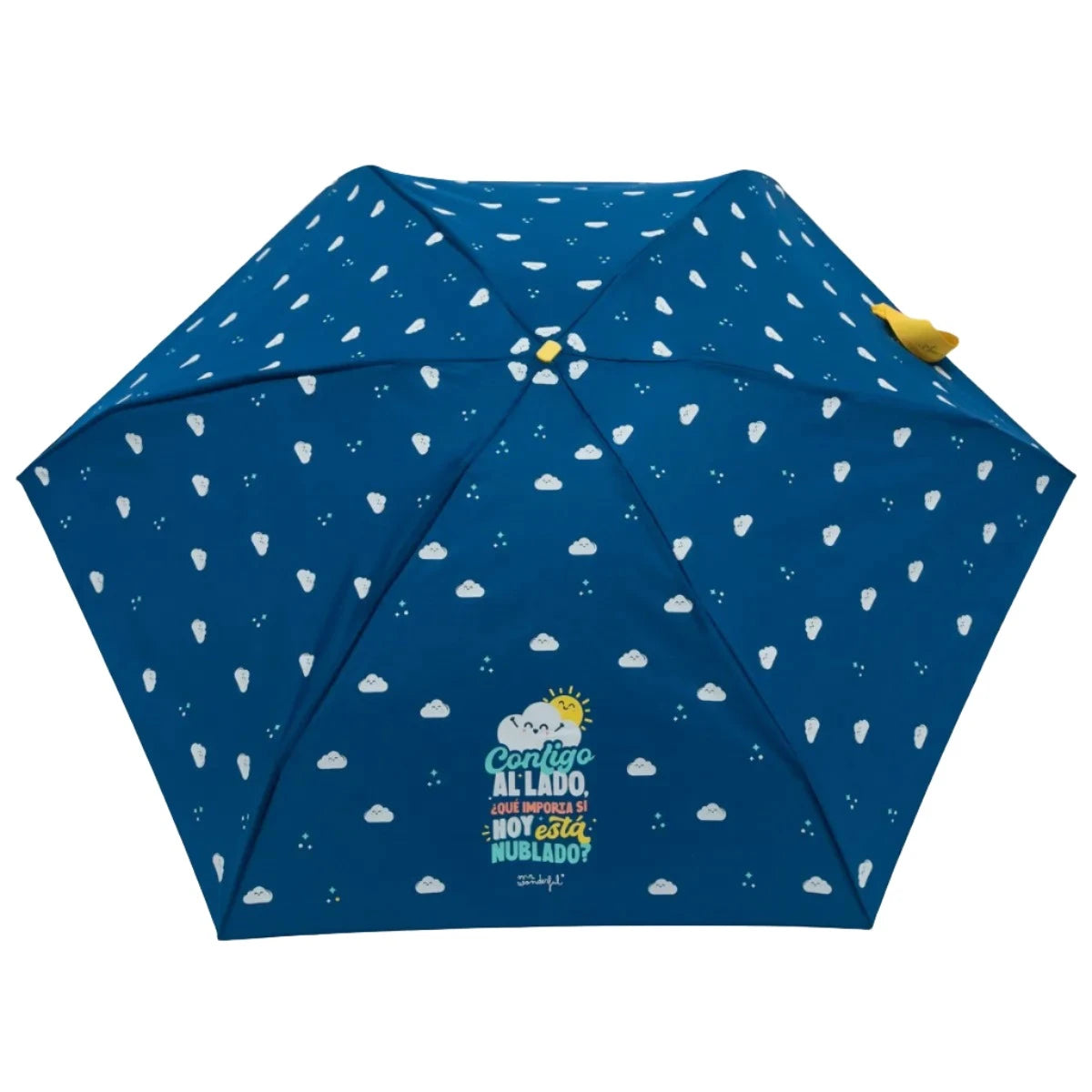 Close-up of blue Mr. Wonderful umbrella canopy with cloud pattern and the phrase “Contigo al lado, ¿qué importa si hoy está nubl