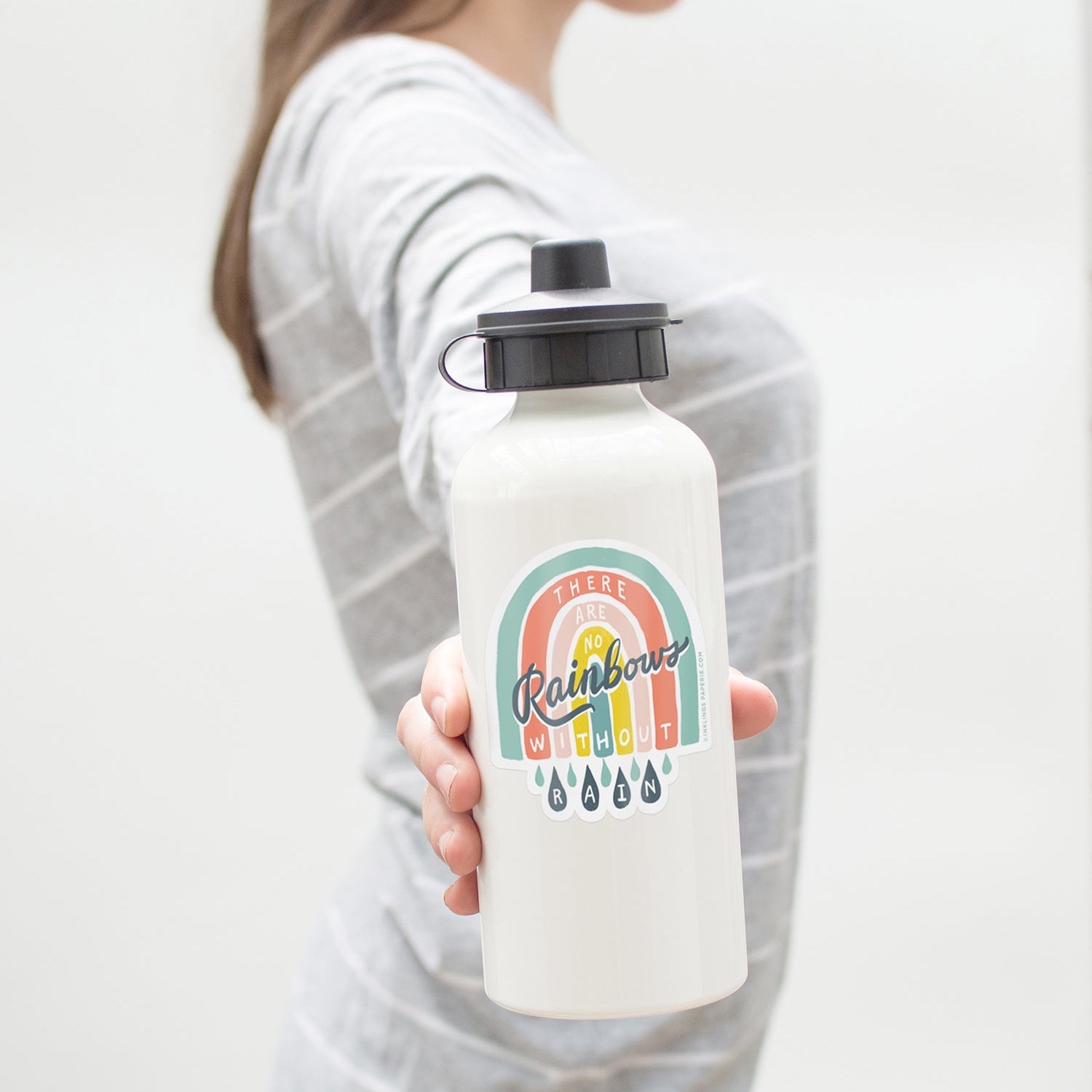 Vinyl sticker that says “There Are No Rainbows Without Rain” with a rainbow and raindrop design – Funky Confetti