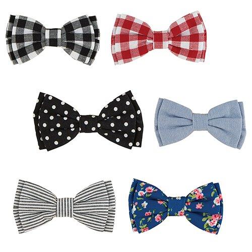 Pet Bow Tie in polka dot pattern, showcasing its lightweight and stylish design. Elastic band for easy attachment to any collar.

