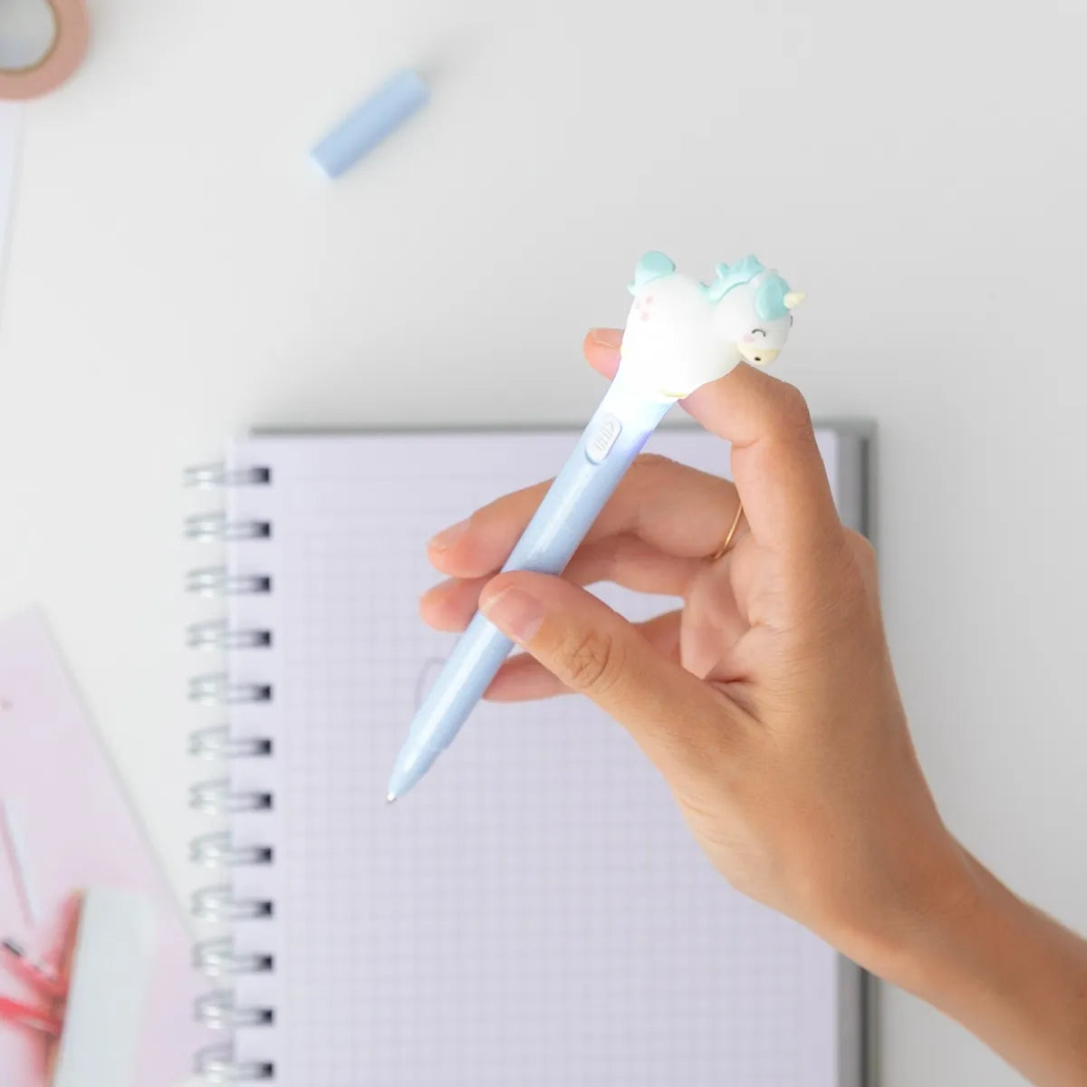 Boli con Luz de Unicornio (Light Up Pen) - Funky Confetti