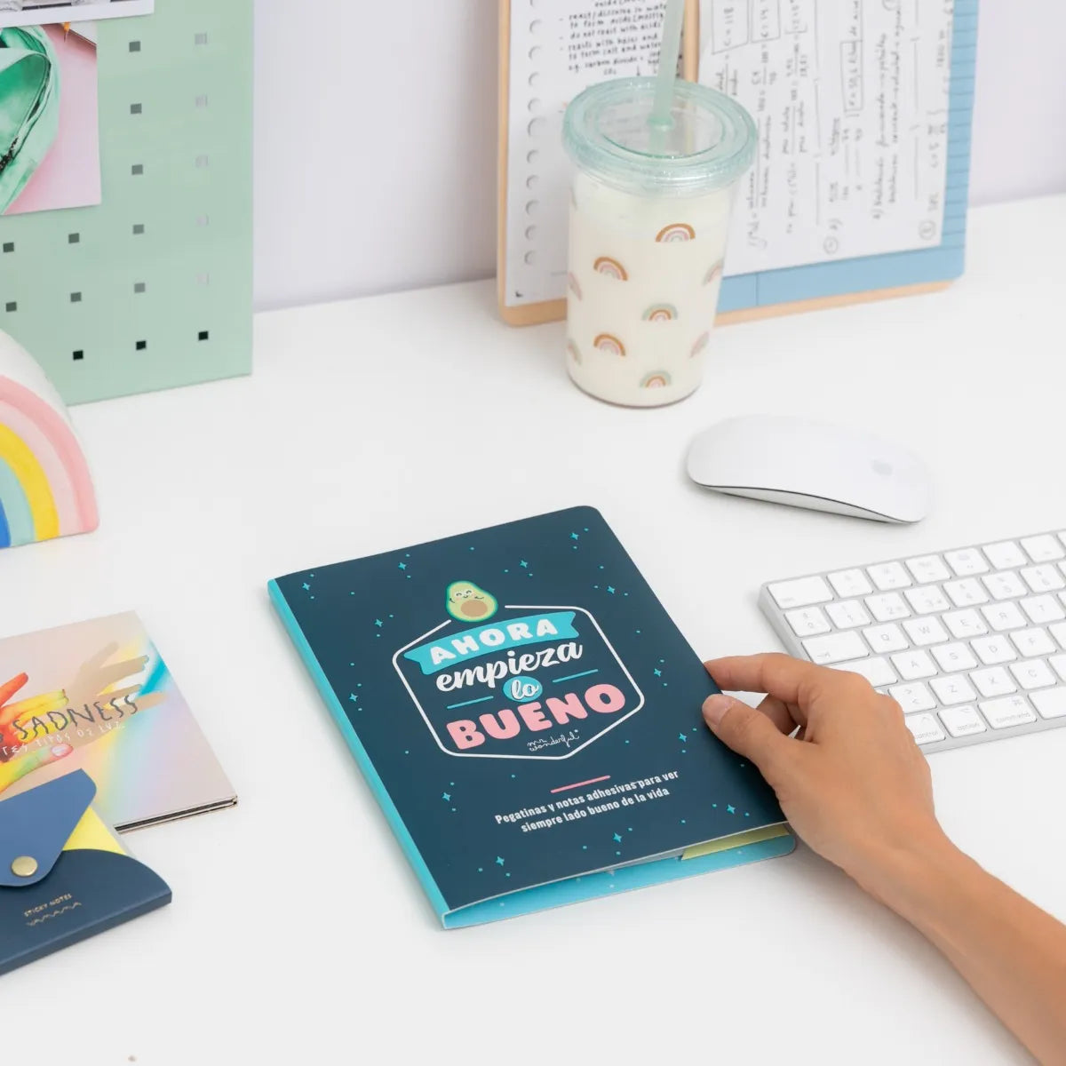 Libreta de Pegatinas y Notas Adhesivas (Stickers and Sticky Notes Notebook) "Ahora Empieza lo Bueno" - Funky Confetti